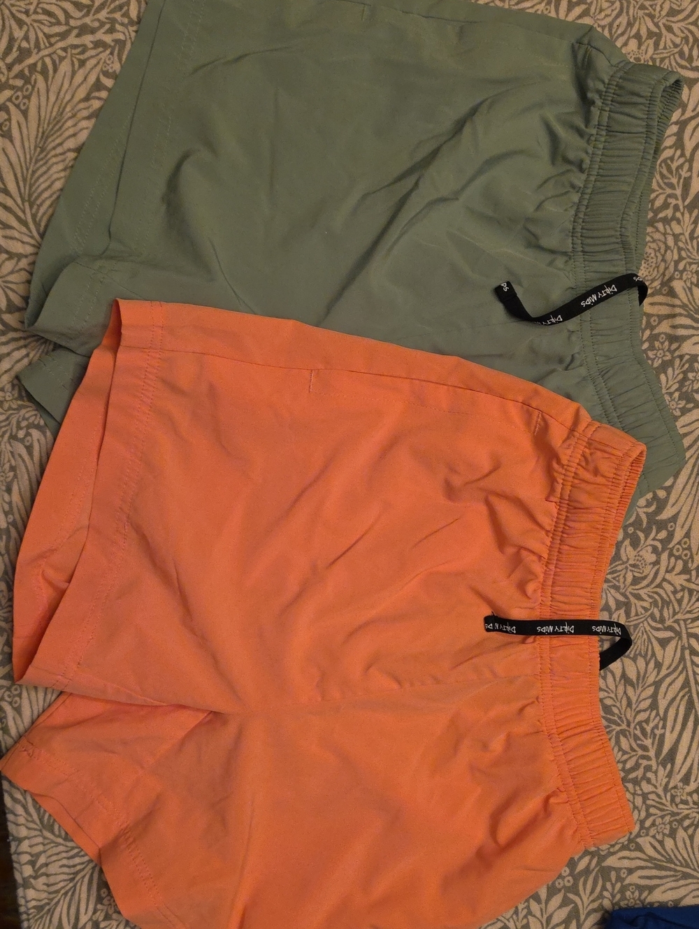 Men's Casual Dirty Mids Elastic-Waist Shorts in Olive and Coral